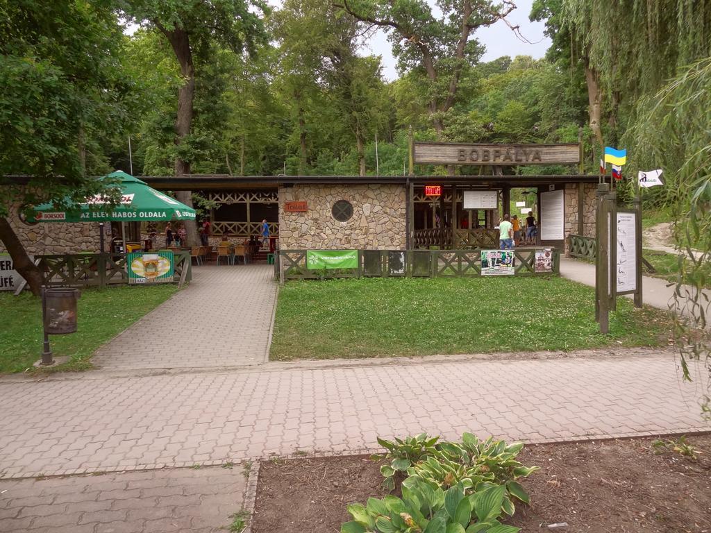 Dia Apartman Miskolc Exterior foto